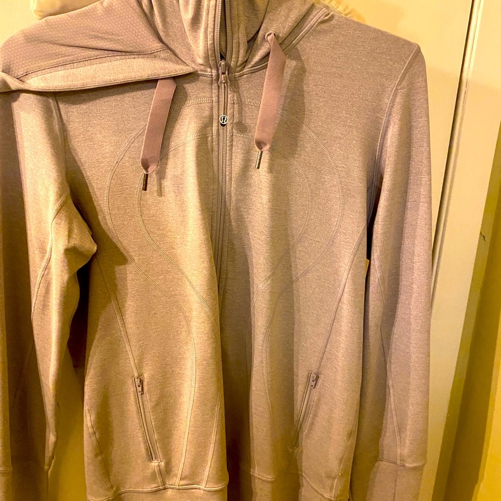 LULU coat with hoodie